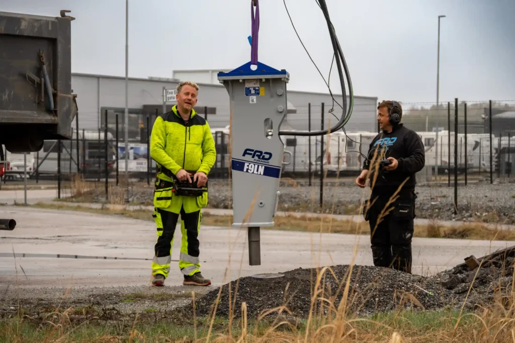 Mikael Graje, Per Svalby och en hydraulhammare.