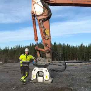 Adriansson Mark & Anläggning AB med Simex markvibrator